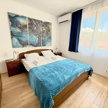 Renovated 1 Bedroom - Full Kitchen - Parking - 4km Tsarevets *