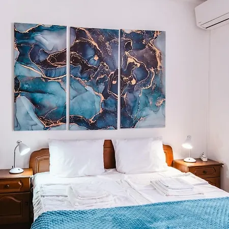 Renovated 1 Bedroom - Full Kitchen - Parking - 4km Tsarevets *