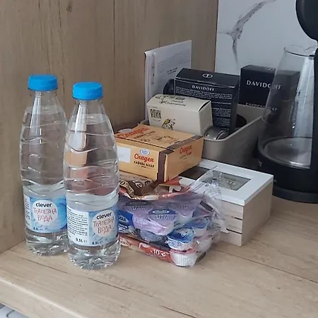 Renovated 1 Bedroom - Full Kitchen - Parking - 4km Tsarevets *