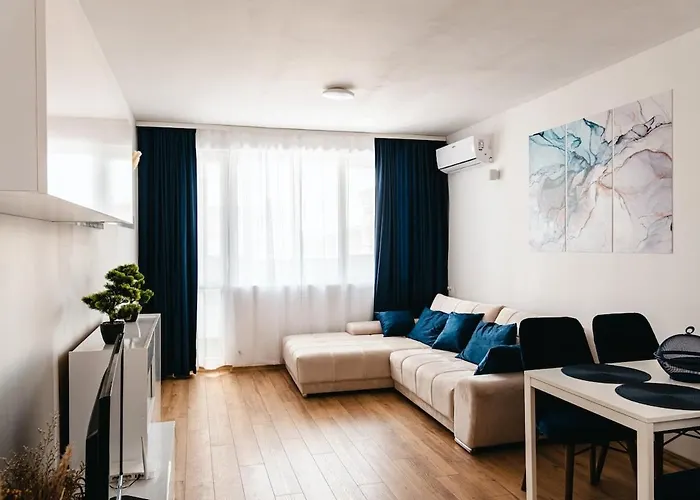 Renovated 1 Bedroom - Full Kitchen - Parking - 4km Tsarevets *