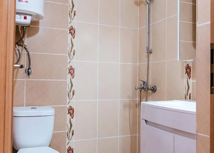 Renovated 1 Bedroom - Full Kitchen - Parking - 4km Tsarevets Apartment