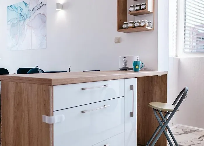 Apartment Renovated 1 Bedroom - Full Kitchen - Parking - 4km Tsarevets Weliko Tarnowo