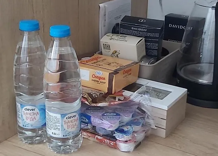 Renovated 1 Bedroom - Full Kitchen - Parking - 4km Tsarevets *